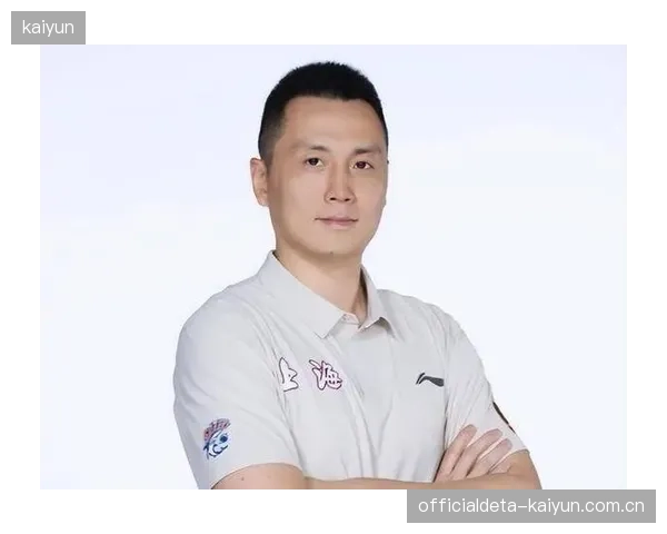 主教练卢伟成功将上海队打造成攻守兼备的冠军之师，其战术体系获得联盟认可。